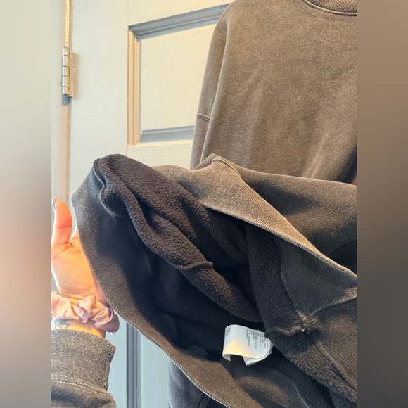 A&F washed black crew neck - Picture 11 of 11